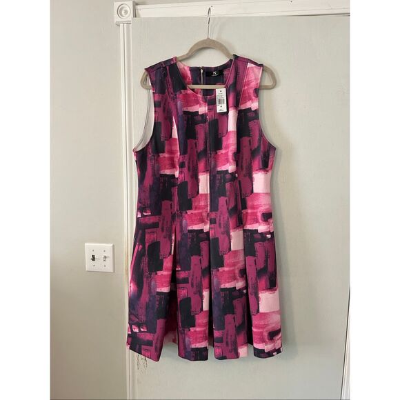 N NATORI NWT Brushstroke Pleated Dress Purple Pink Sz 18, MP $160 - Picture 3 of 11